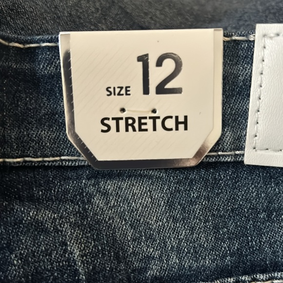 Boys Shorts Size 12, distressed Jeans,NWT, stretch Denim - Picture 3 of 4